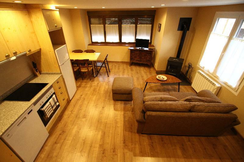 Snoe Apartamentos Mont Romies Plaza Salardú Exterior foto
